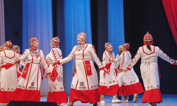 изображение: Народный чувашский фольклорный ансамбль «Телей»